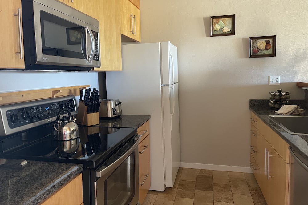 Photo of Kitchen in Maunaloa