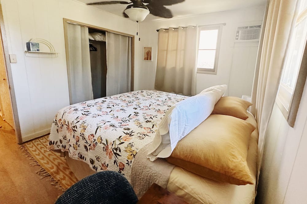 Photo of Bedroom in Waianae