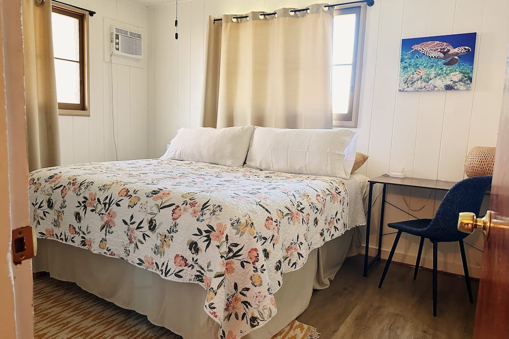 Photo of Bedroom in Waianae