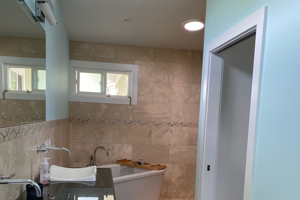 Photo of Bathroom in Kailua