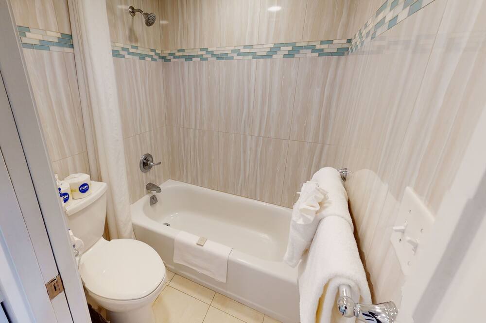 Photo of Bedroom in Waikiki
