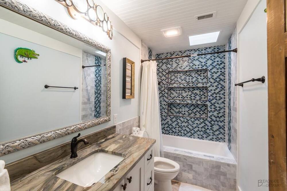 Photo of Bathroom in Folly Field