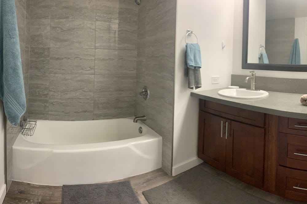 Photo of Bathroom in Makaha