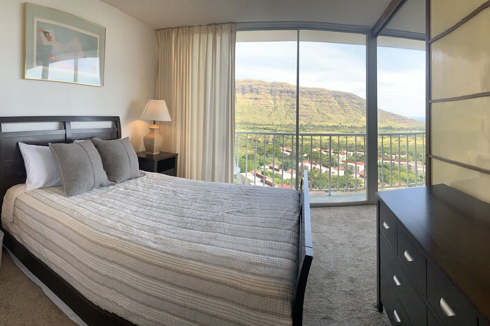 Photo of Bedroom in Makaha