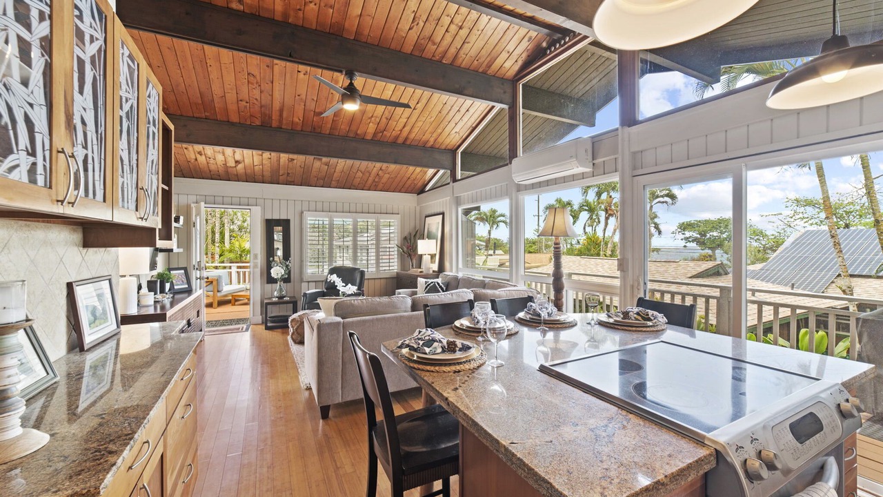 Photo of Kitchen in Ka'a'awa