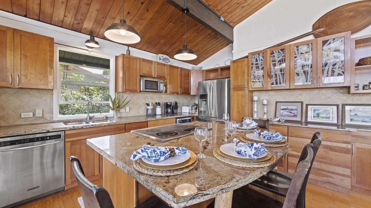 Photo of Kitchen in Ka'a'awa