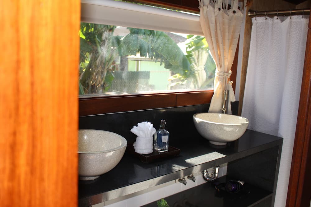 Photo of Bathroom in Haleiwa