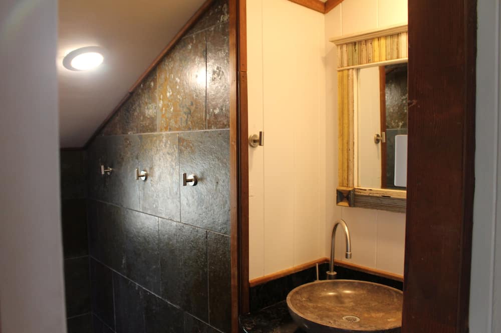 Photo of Bathroom in Haleiwa