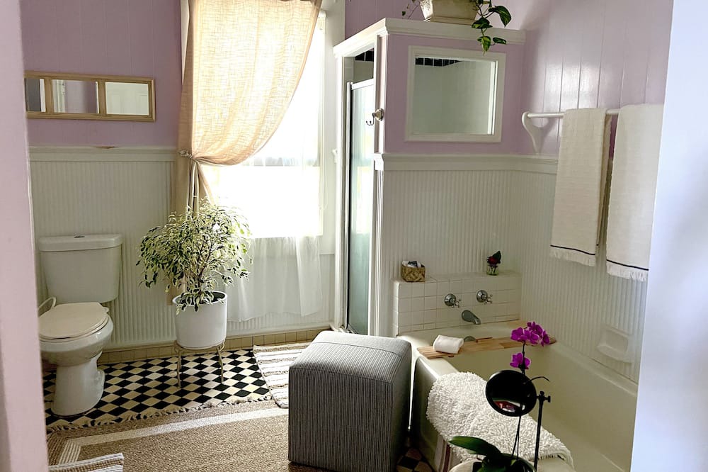 Photo of Bathroom in Hawi