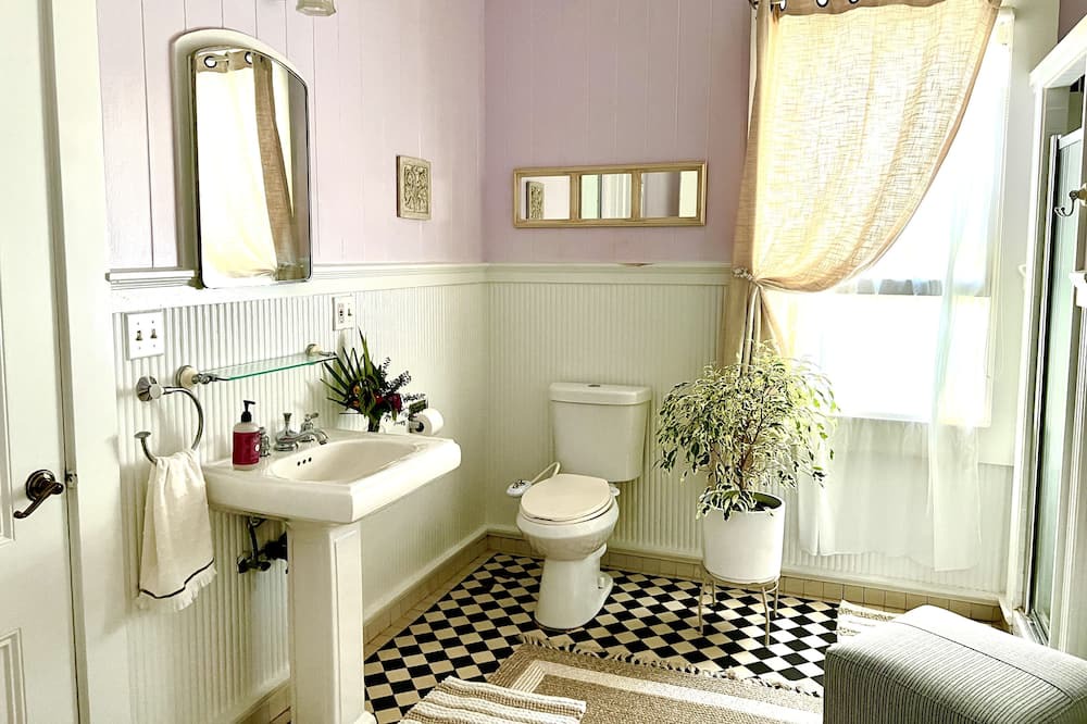 Photo of Bathroom in Hawi