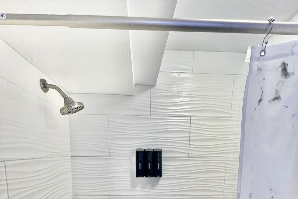 Photo of Bathroom in McCully - Moiliili