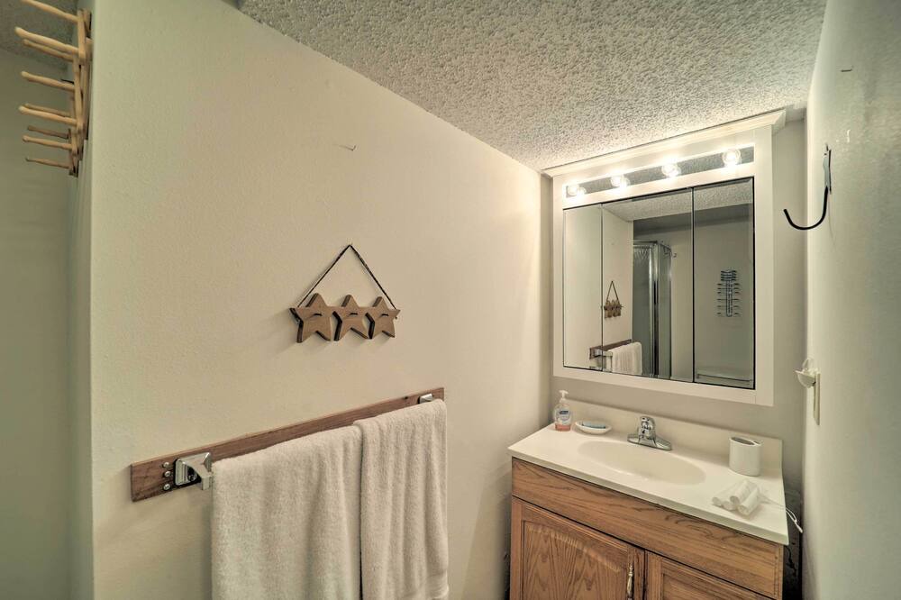 Photo of Bathroom in Newland