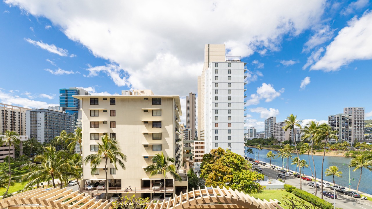 Photo of Outdoor in McCully - Moiliili