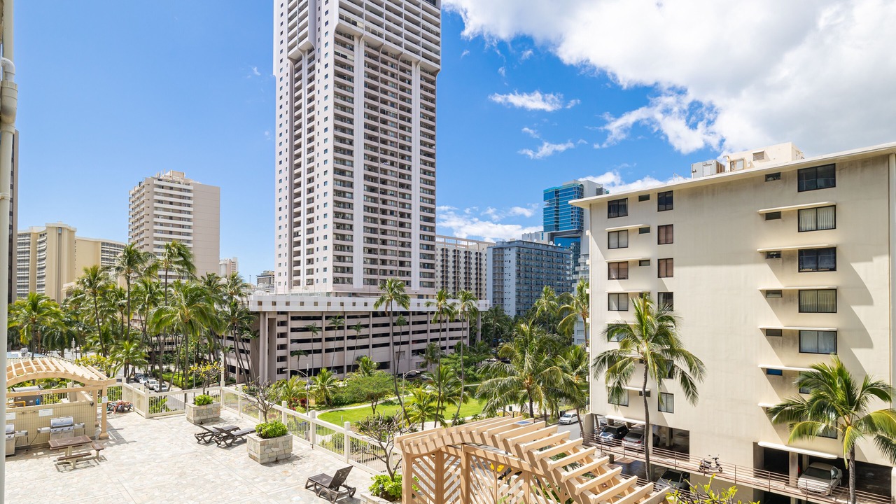 Photo of Outdoor in McCully - Moiliili
