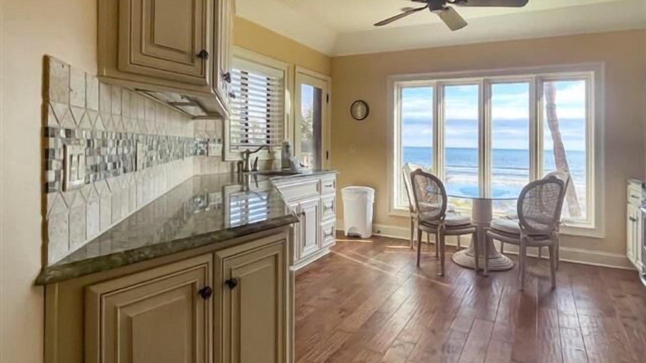 Photo of Kitchen in Beach Lagoon