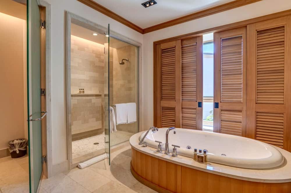 Photo of Bathroom in Montage Kapalua Bay