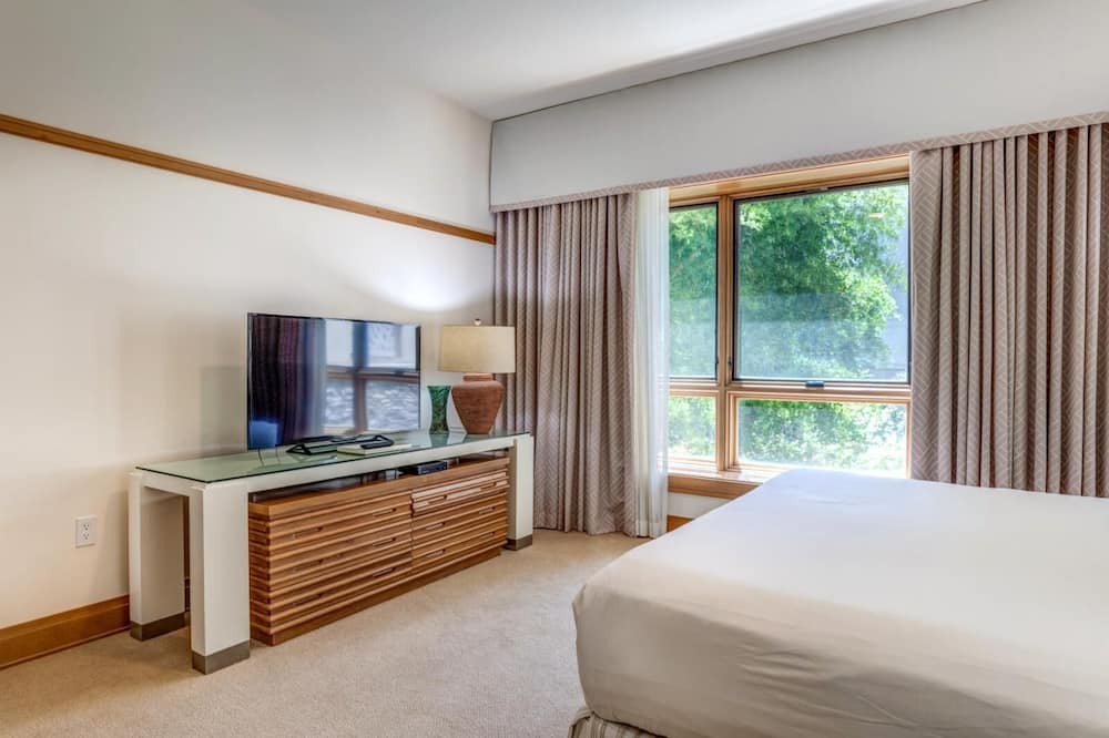 Photo of Bedroom in Montage Kapalua Bay