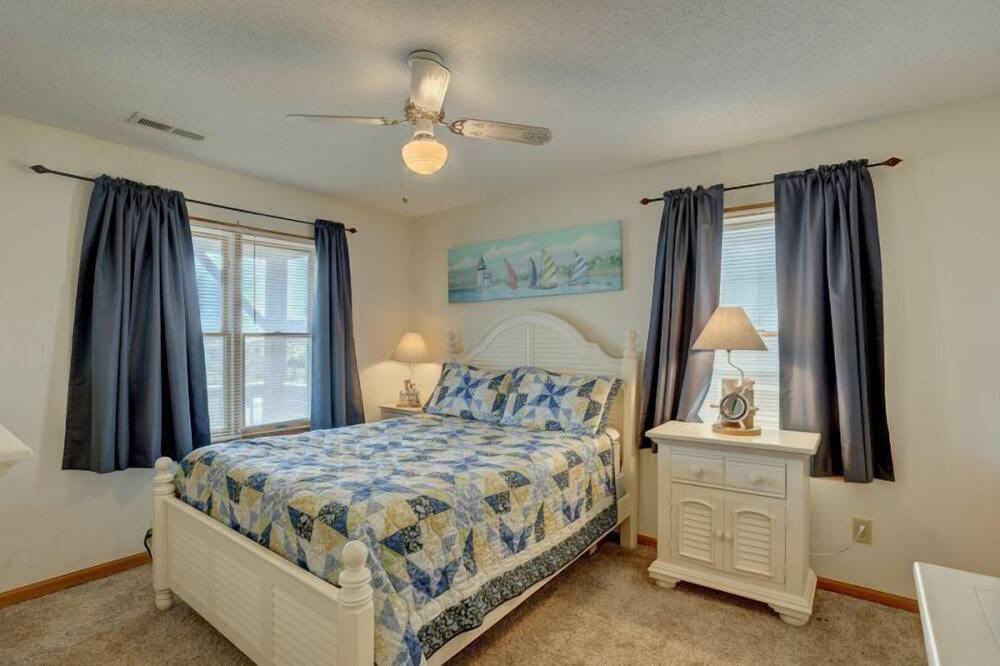 Photo of Bedroom in Nags Head