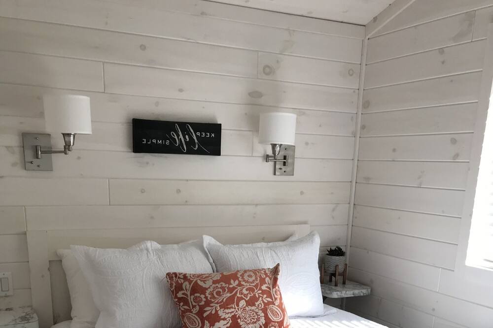 Photo of Bedroom in Steele Creek