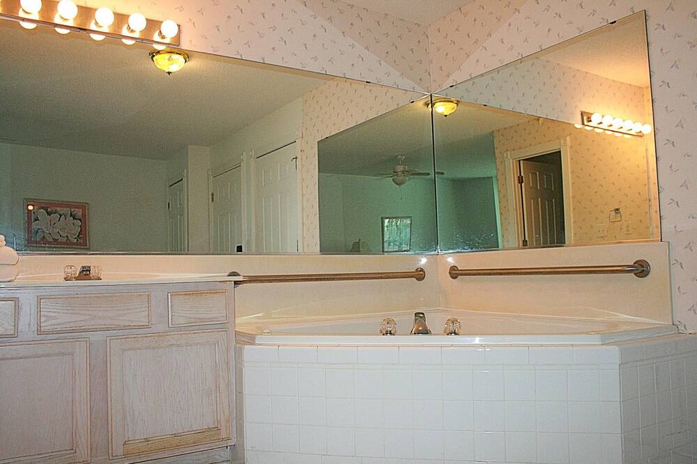 Photo of Bathroom in Calabash
