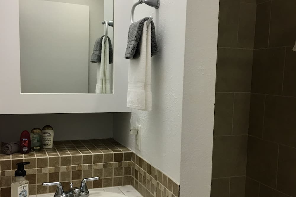 Photo of Bathroom in Honaunau-Napoopoo