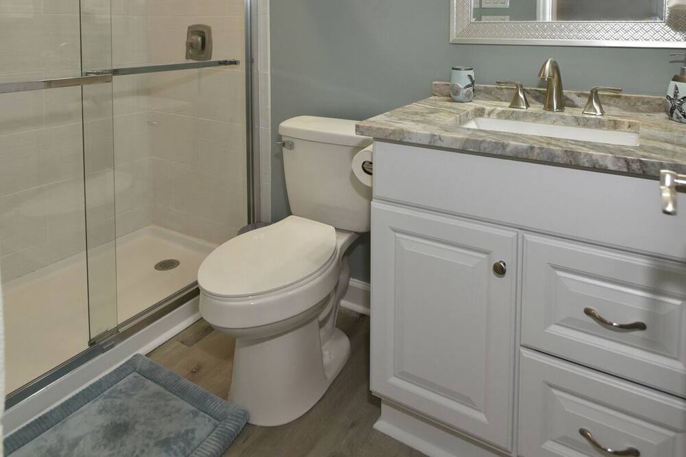 Photo of Bathroom in Piney Green
