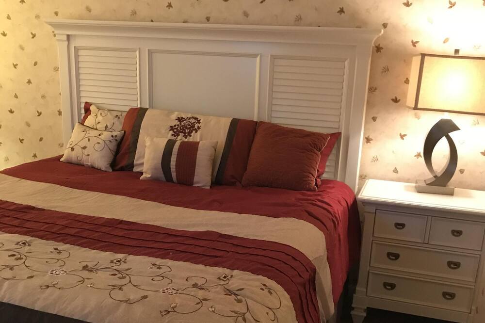Photo of Bedroom in Garden City