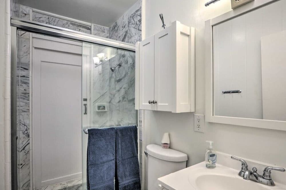 Photo of Bathroom in Maili