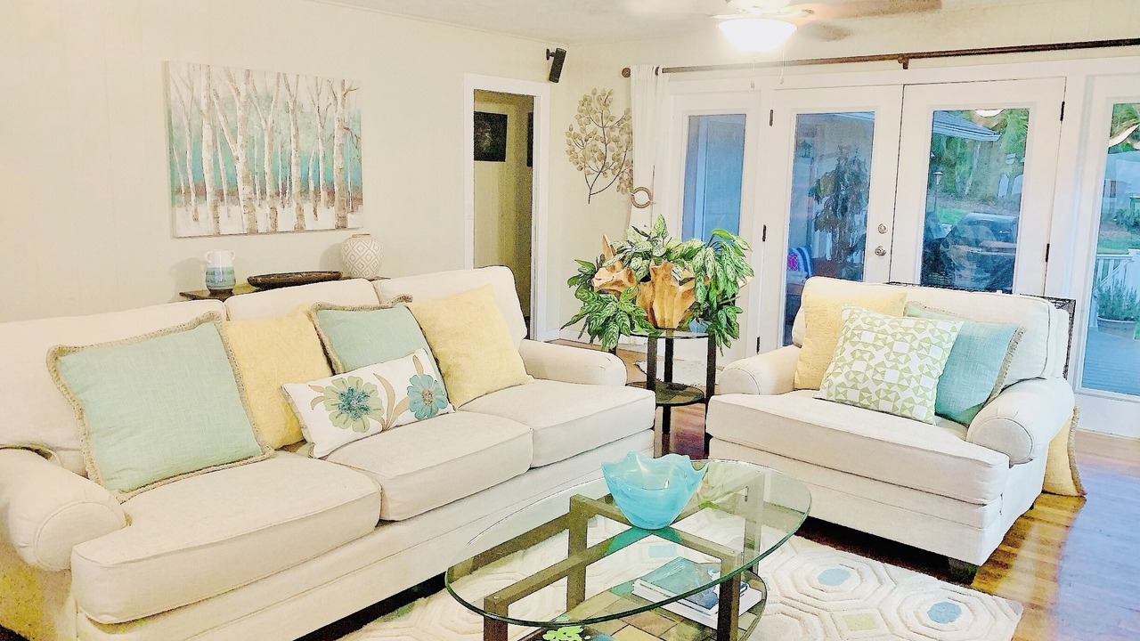 Photo of Livingroom in Camp H M Smith