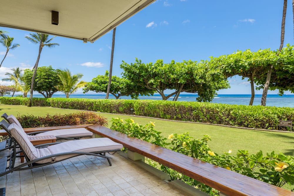 Photo of Patio Balcony in Historic Lahaina Front Street