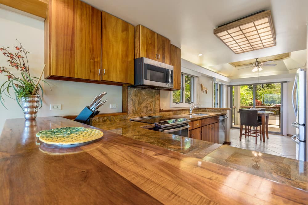 Photo of Kitchen in Historic Lahaina Front Street