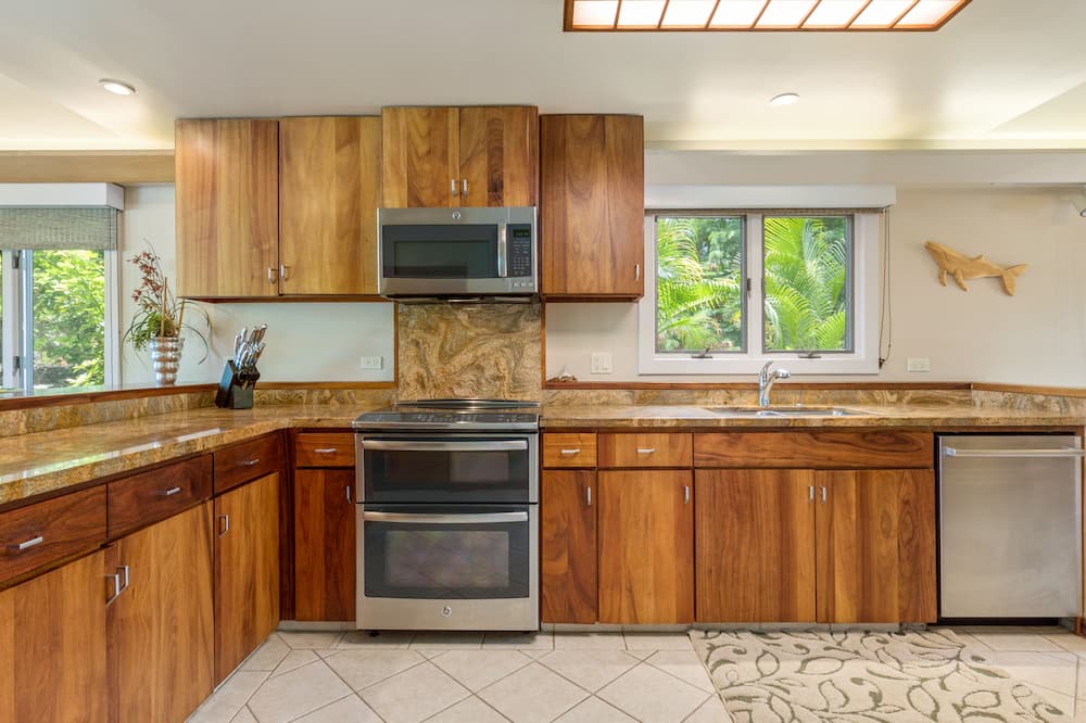 Photo of Kitchen in Historic Lahaina Front Street