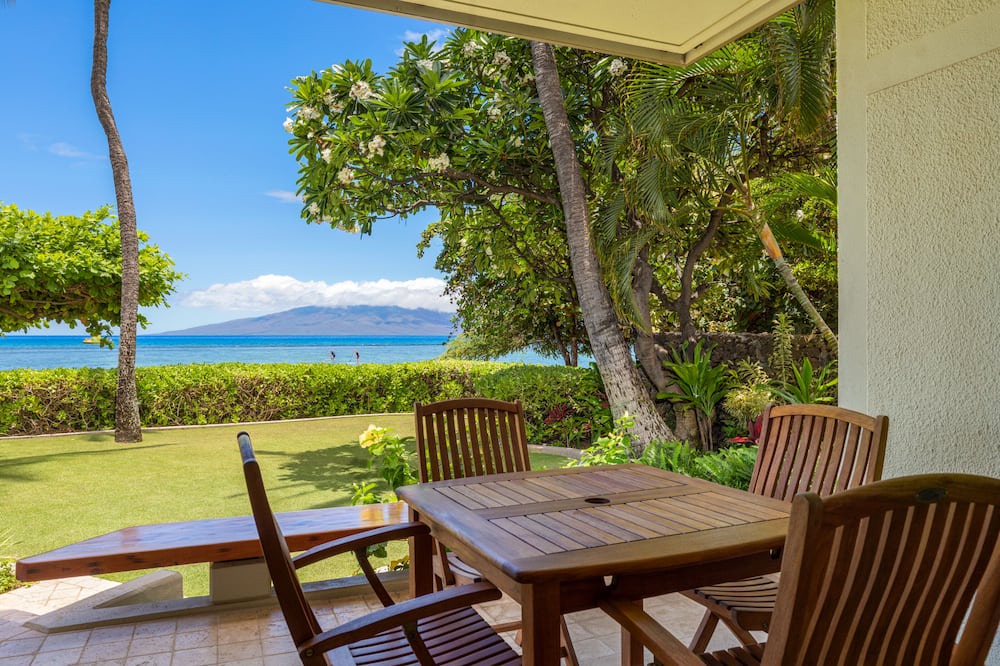 Photo of Patio Balcony in Historic Lahaina Front Street
