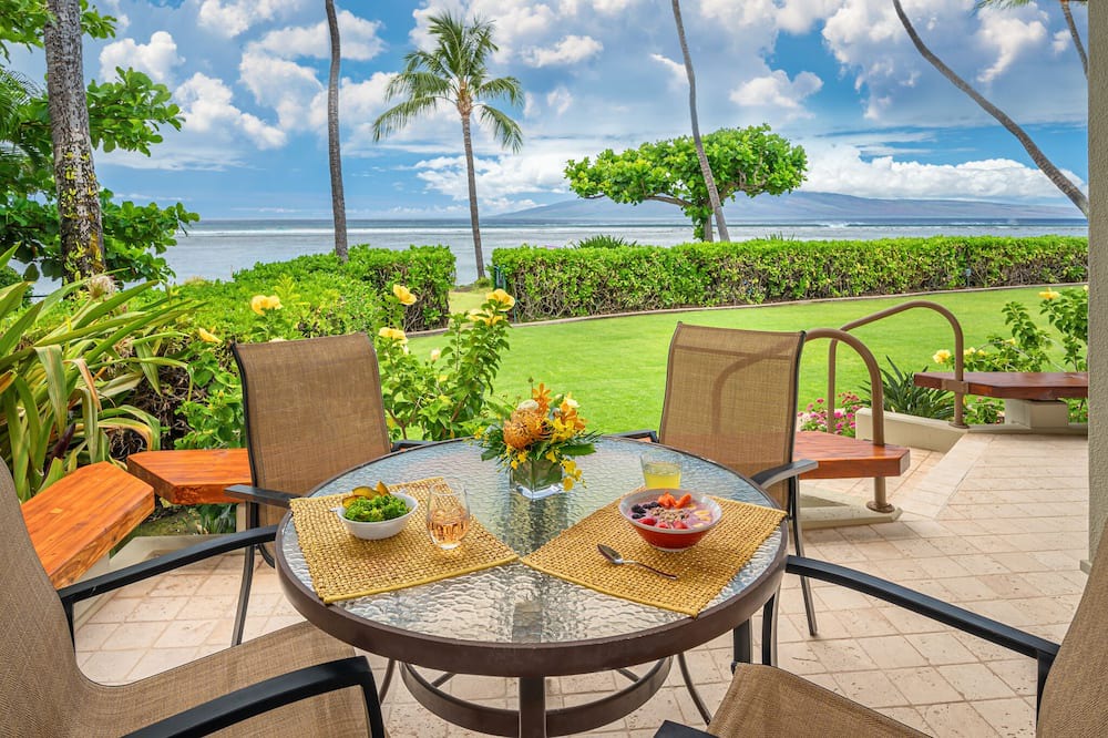 Photo of Patio Balcony in Historic Lahaina Front Street