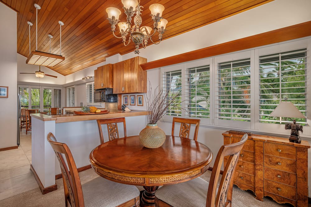 Photo of Kitchen in Historic Lahaina Front Street