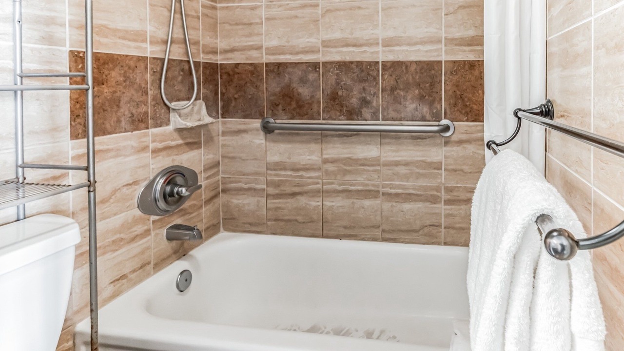 Photo of Bathroom in Waikiki