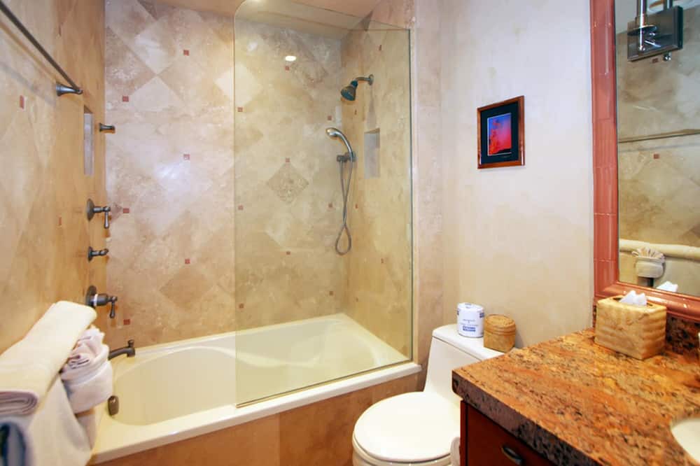 Photo of Bathroom in Wailea
