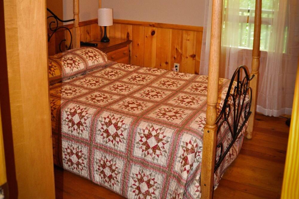 Photo of Bedroom in Spruce Pine