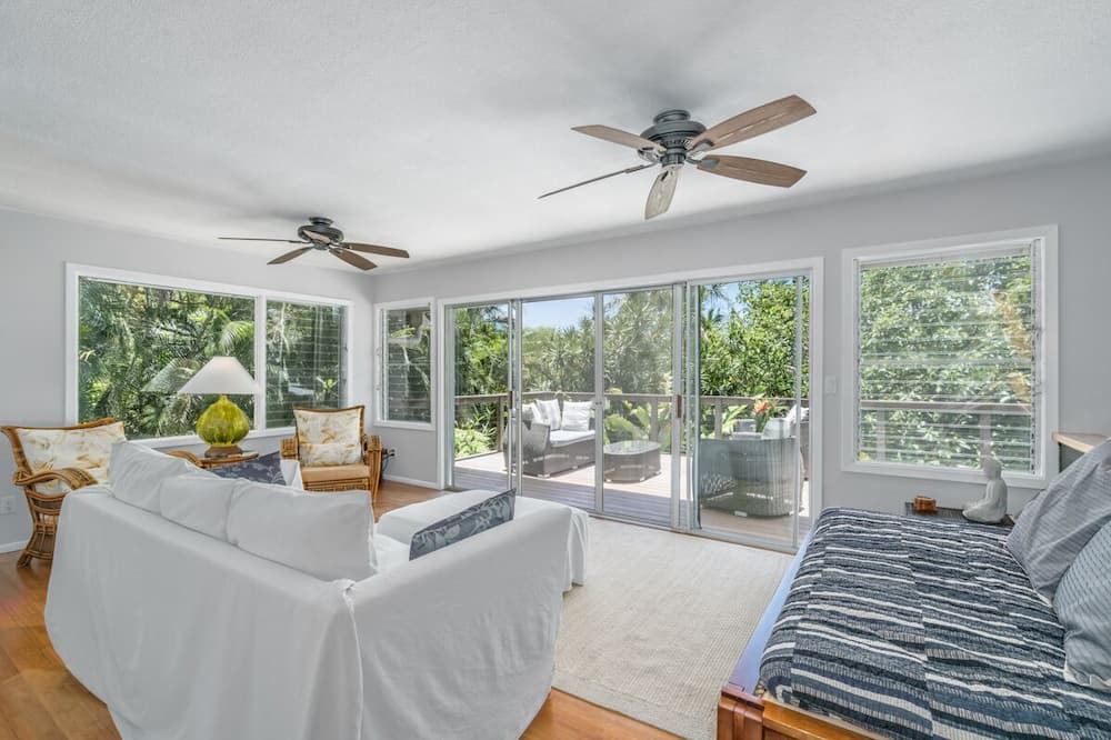 Photo of Livingroom in Kehena Beach Estates