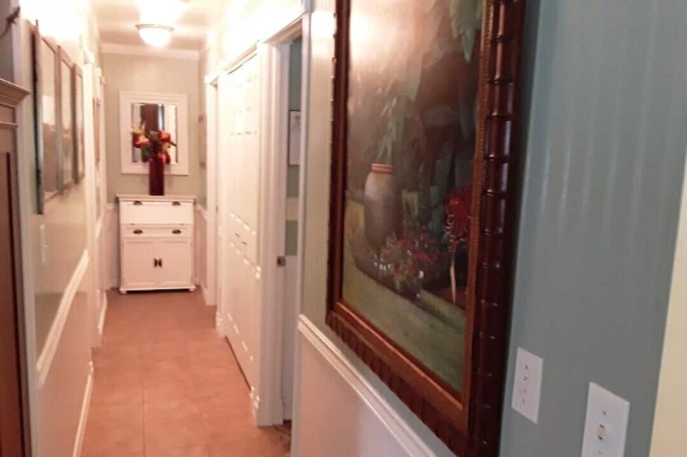 Photo of Bedroom in Ninole