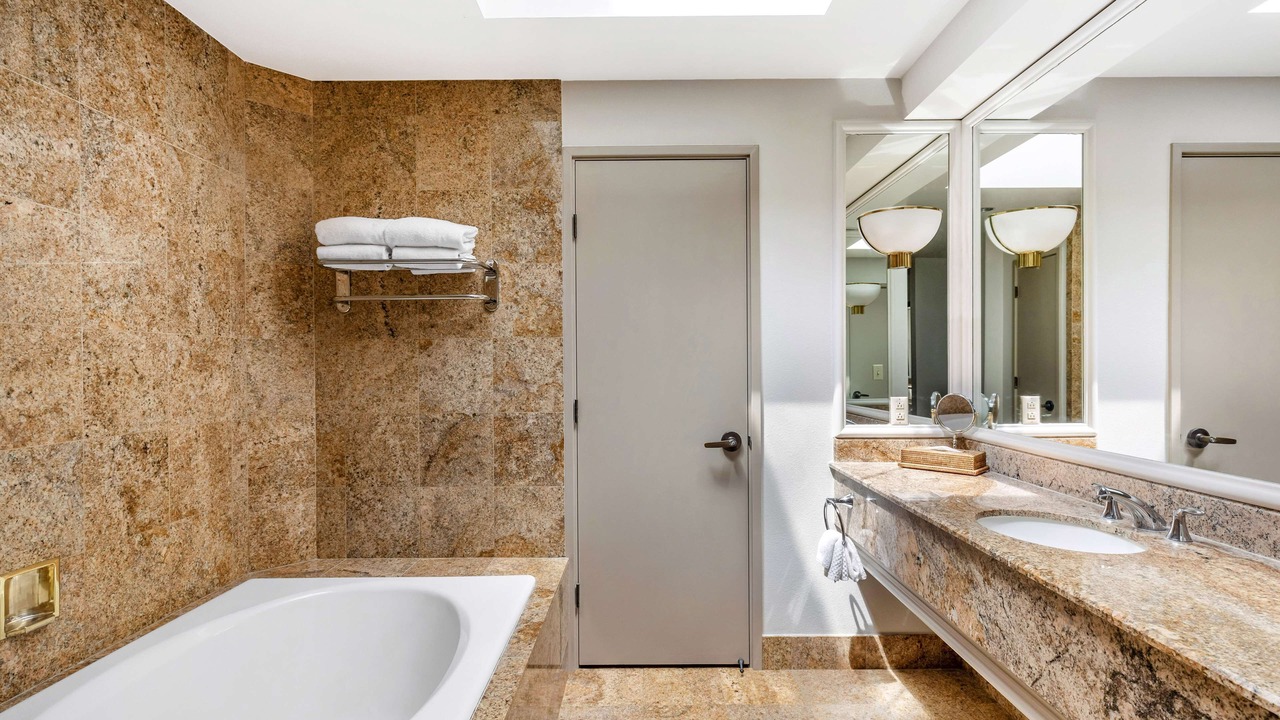 Photo of Bathroom in Waikoloa