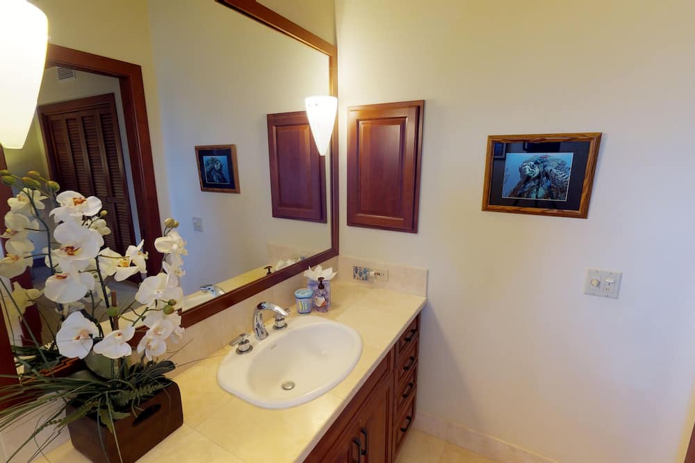 Photo of Bathroom in Kamuela
