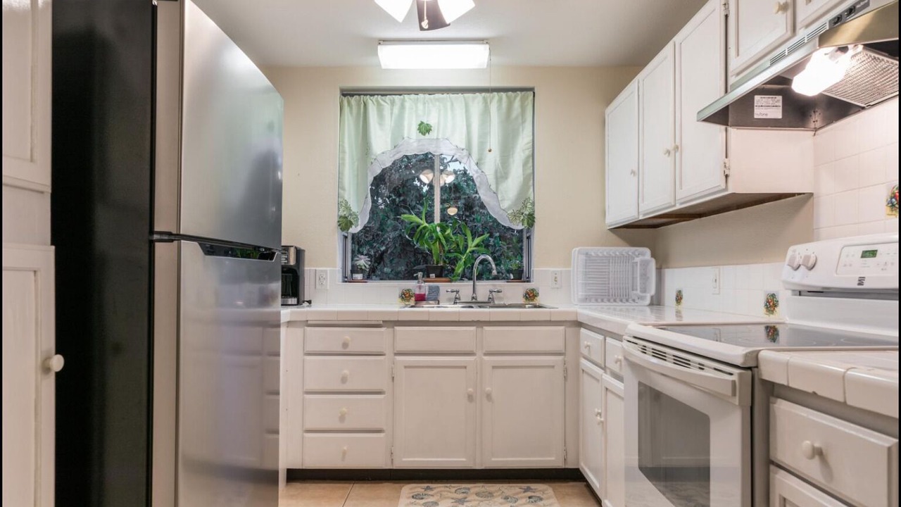 Photo of Kitchen in Laie