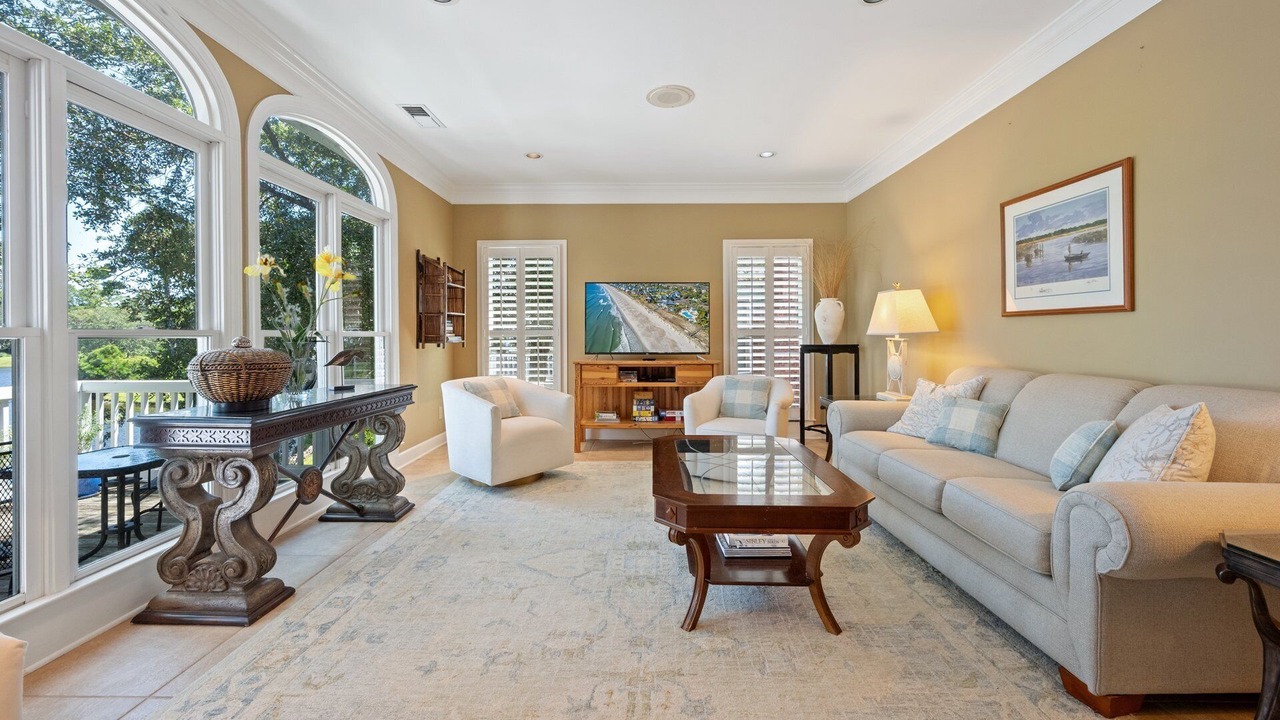 Photo of Others in Debordieu Colony