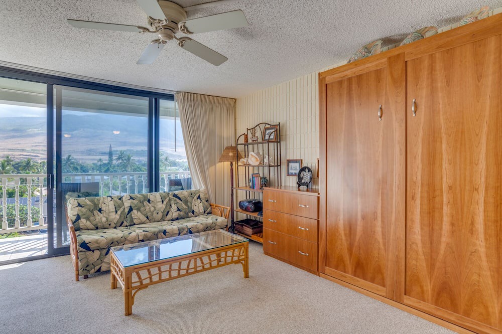 Photo of Livingroom in Historic Lahaina Front Street