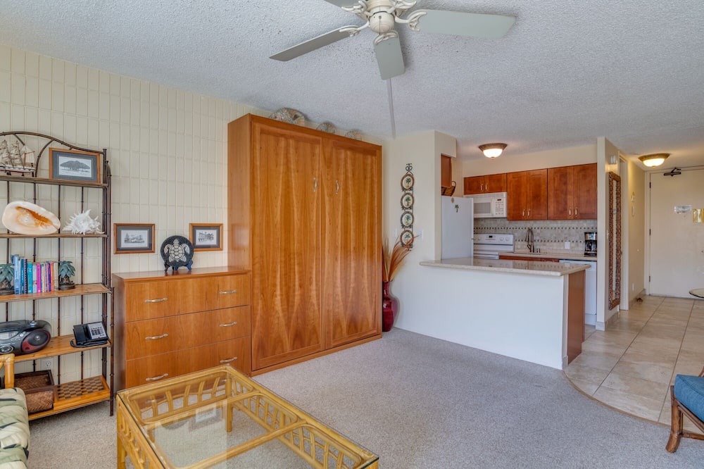 Photo of Livingroom in Historic Lahaina Front Street