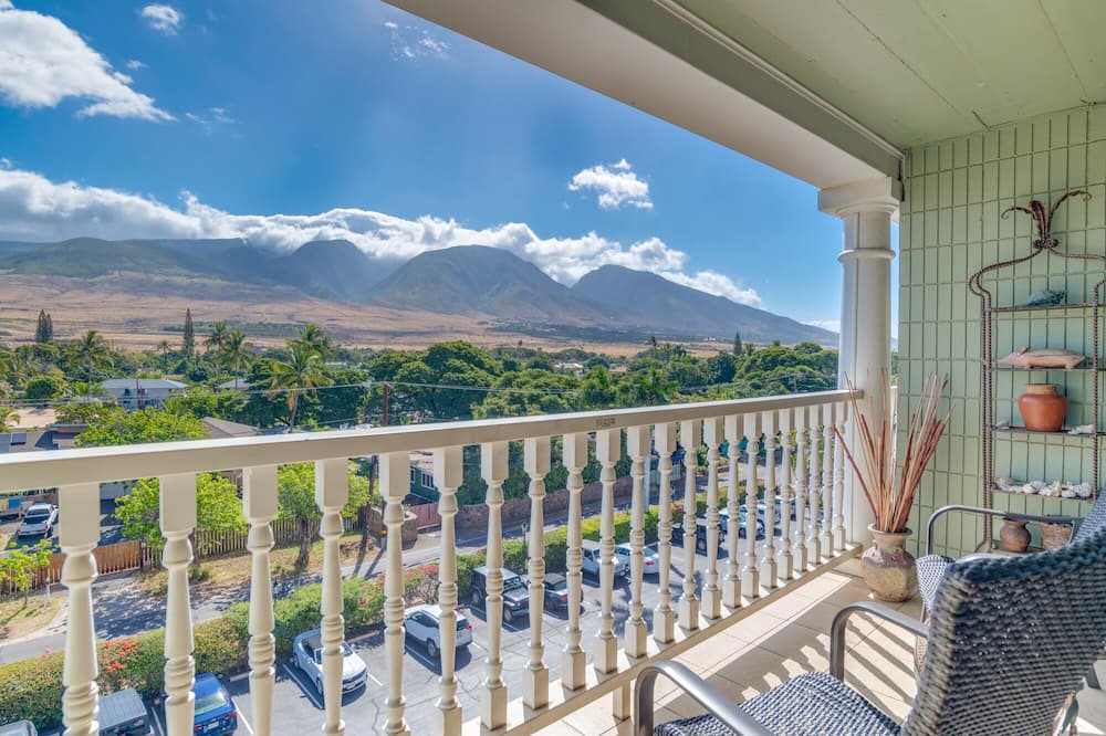 Photo of Patio Balcony in Historic Lahaina Front Street
