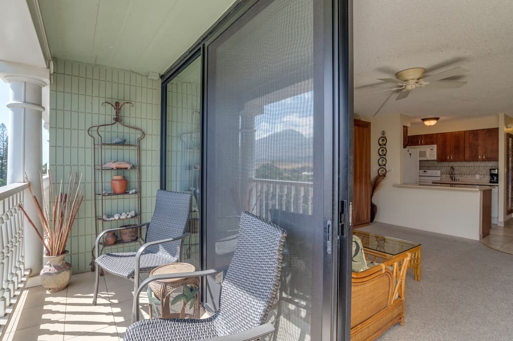 Photo of Patio Balcony in Historic Lahaina Front Street