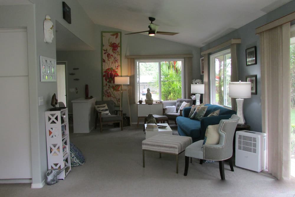 Photo of Livingroom in Kapoho