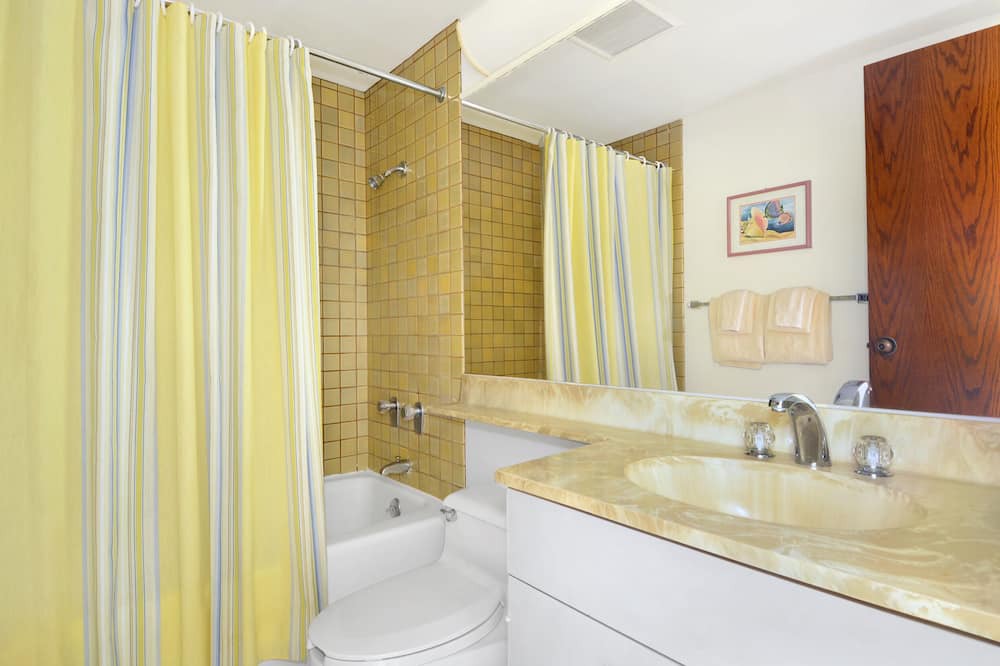 Photo of Bathroom in Hanamaulu